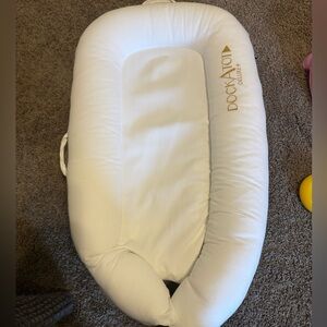 White Dock-A-Tot Deluxe +